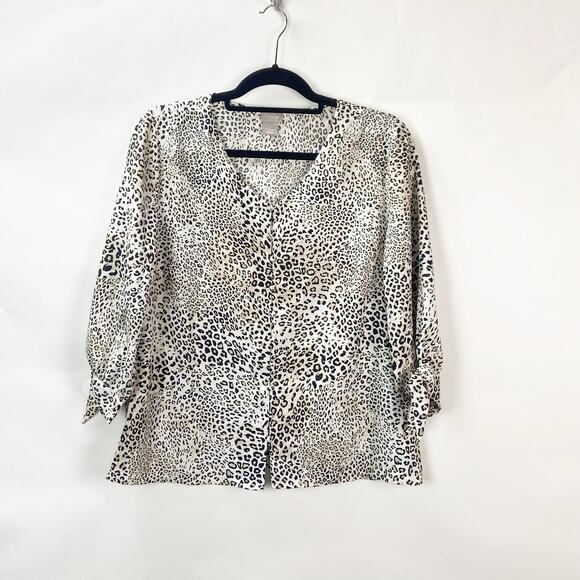 Chico's 1 Medium Womens Beige Animal Print V-Neck Popover Blouse Top - Picture 1 of 6